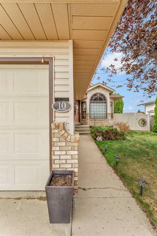 Third View of 10 Redwood Place SE, Ross Glen, Medicine Hat, Alberta, T1B 4A1