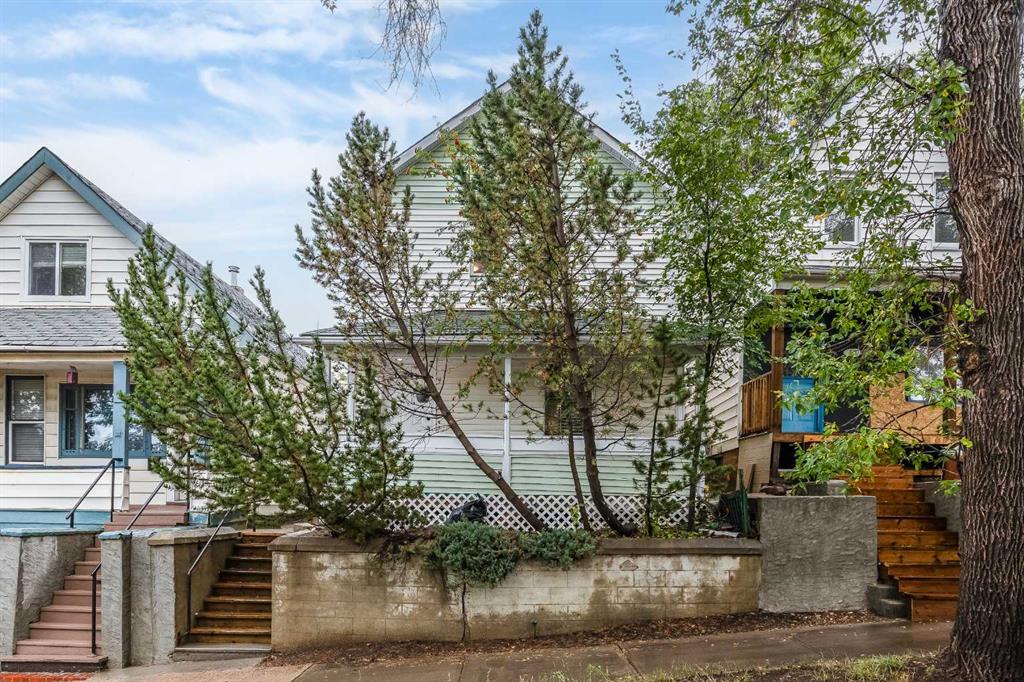 319 4 Street SE, A2342330, Alberta,