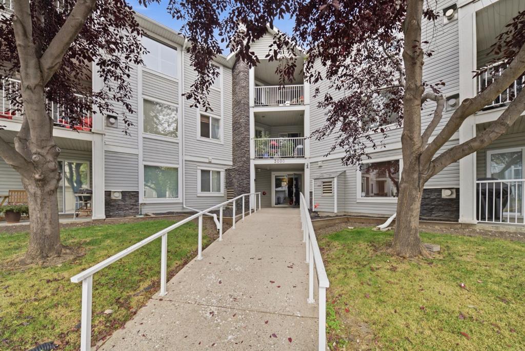 Third View of 208, 3208 Valleyview Park SE, Dover, Calgary, Alberta, T4B3R6