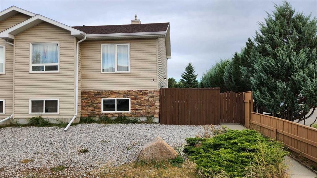 1, 720 Heritage Boulevard W, A2342381, Alberta,