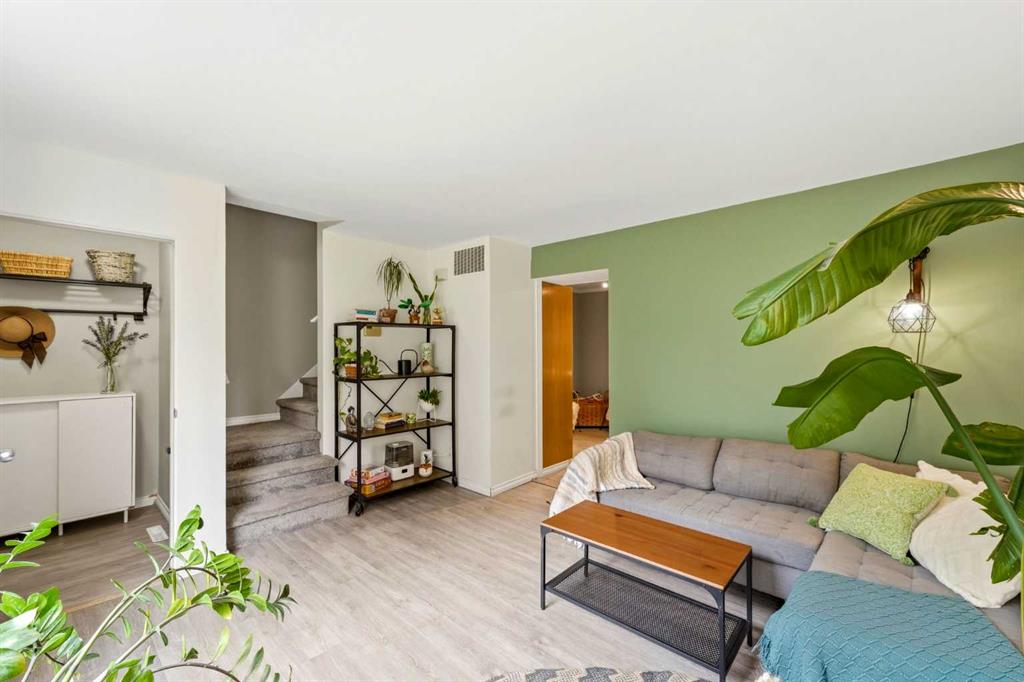 442 Regal Park NE, A2342387, Alberta,