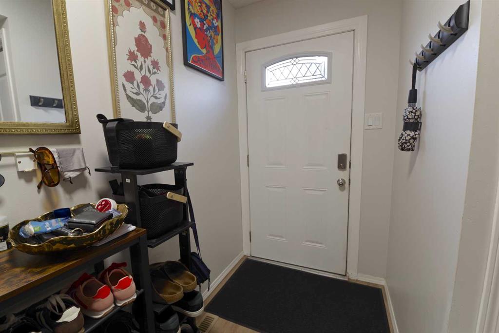 Fourth View of 9, 1915 18 Avenue N, Winston Churchill, Lethbridge, Alberta, T1H4V6