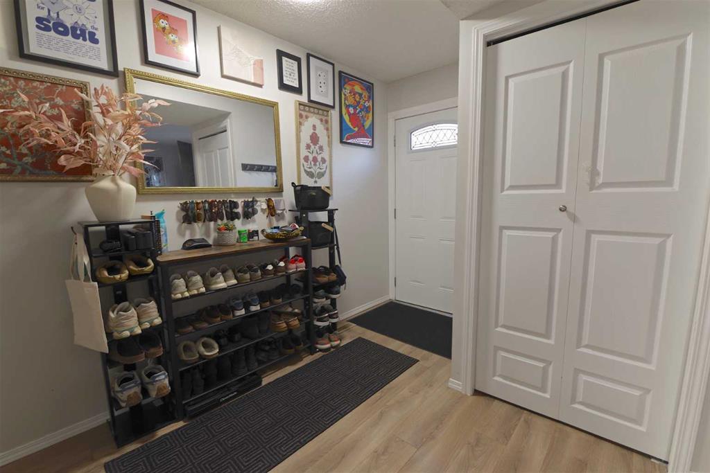 Fifth View of 9, 1915 18 Avenue N, Winston Churchill, Lethbridge, Alberta, T1H4V6