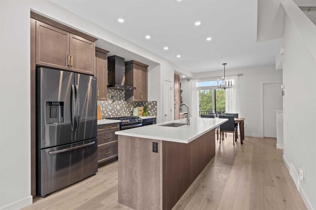 Fifth View of 206, 81 Greenbriar Place NW, Greenwood/Greenbriar, Calgary, Alberta, T3B 6J1