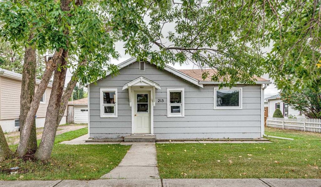 215 2 Avenue NE, A2342457, Alberta,