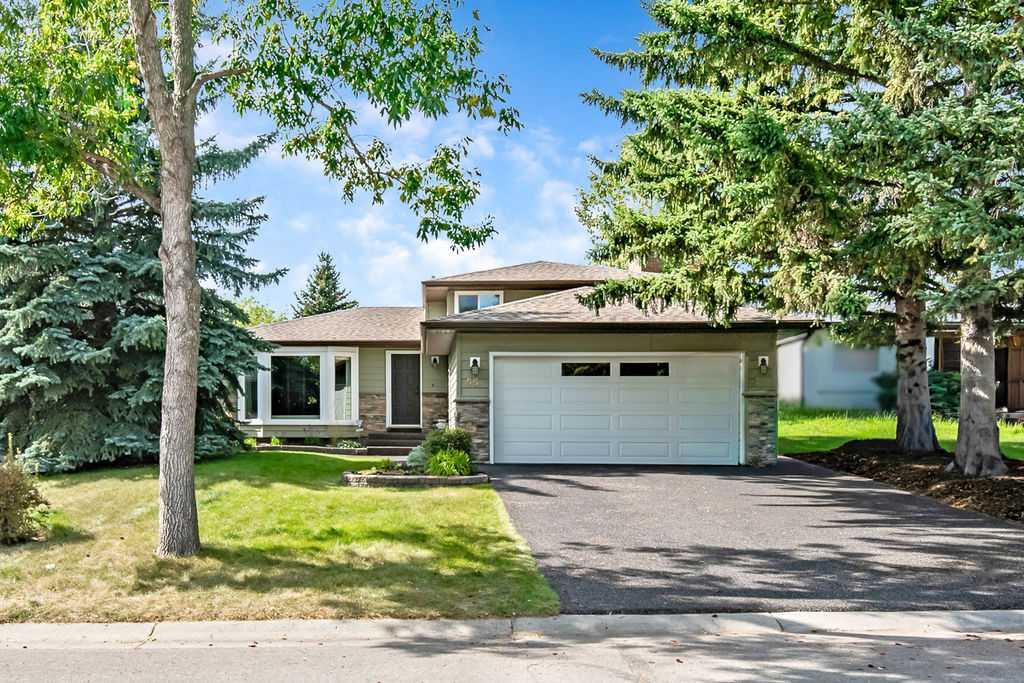 55 Suntree Lane , A2342487, Alberta,