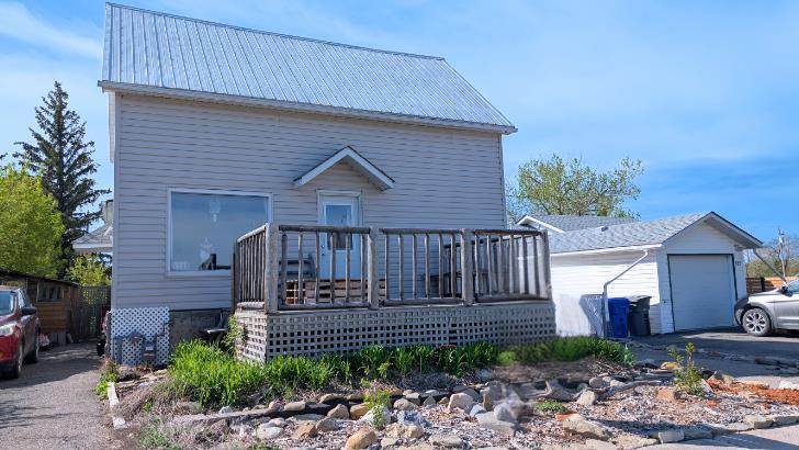 311 47 Avenue W, A2342501, Alberta,