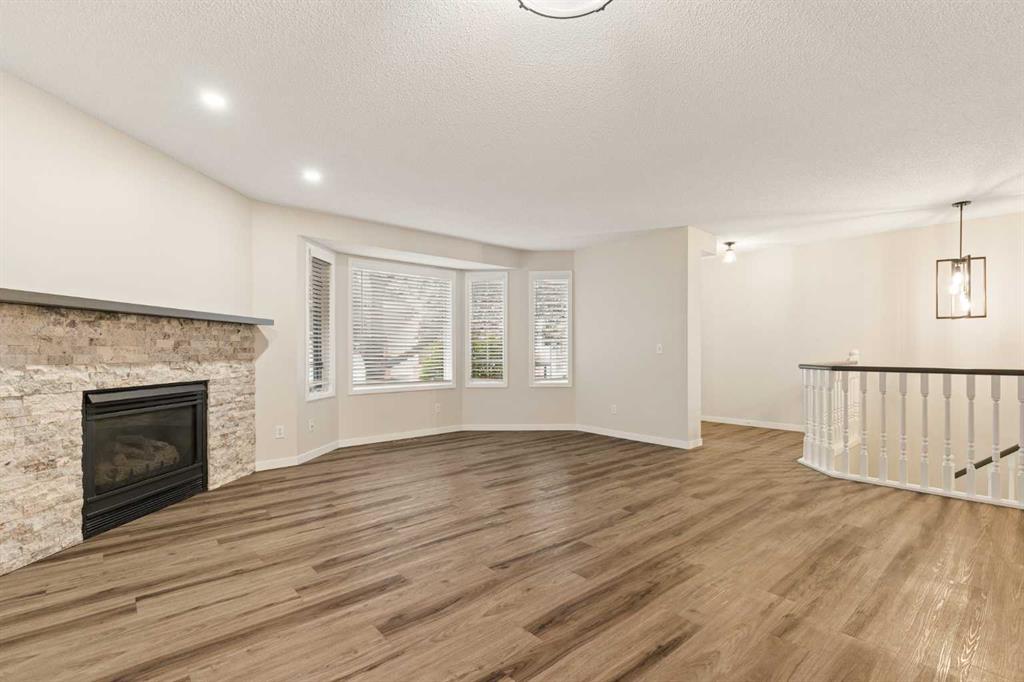 Fifth View of 36 Richelieu Court SW, Lincoln Park, Calgary, Alberta, T3E 7E9
