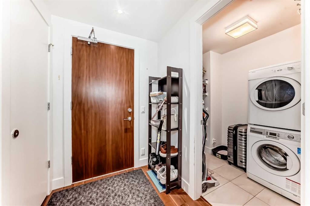 Fifth View of 514, 1025 5 Avenue SW, Downtown West End, Calgary, Alberta, T2P 1N4