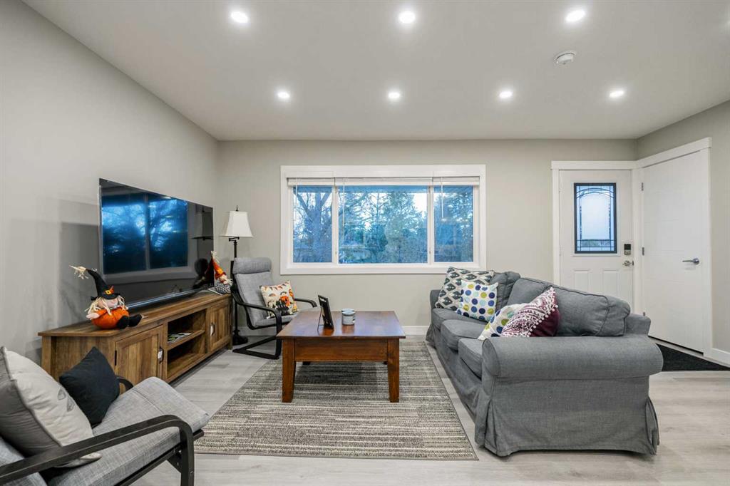 Second View of 471 Northmount Drive NW, Highwood, Calgary, Alberta, T2K 3J1