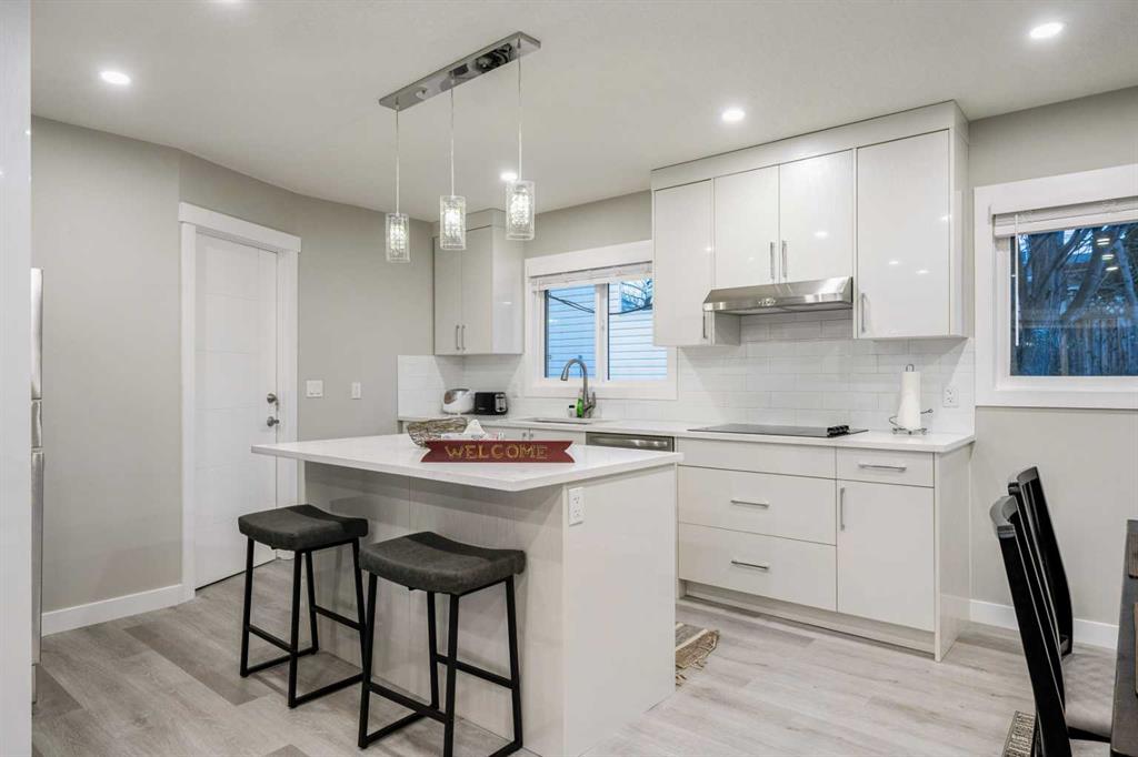 Fifth View of 471 Northmount Drive NW, Highwood, Calgary, Alberta, T2K 3J1