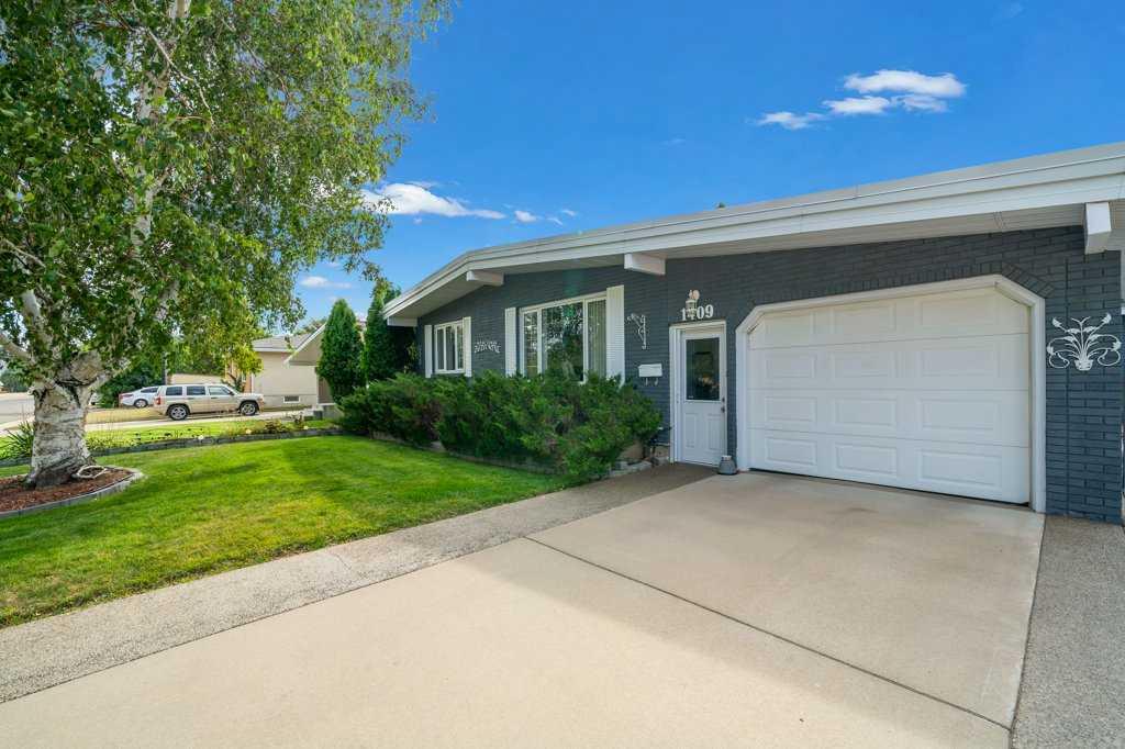 Fifth View of 1409 24 Street SE, Crestwood-Norwood, Medicine Hat, Alberta, T1A 2E5