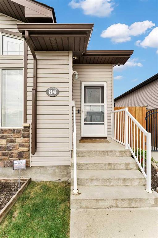 Fifth View of 84 Northlands Crescent NE, Northeast Crescent Heights, Medicine Hat, Alberta, T1C2A9