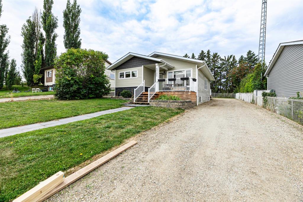 Fifth View of 5721 51 Avenue , Dodds Lake, Innisfail, Alberta, T4G1R4