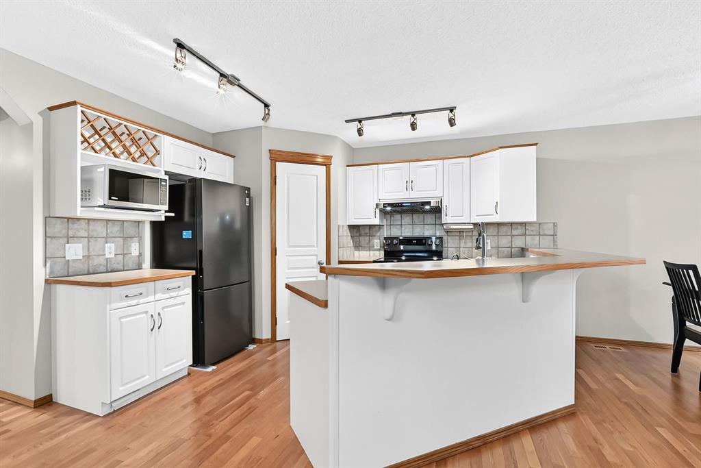 Fourth View of 234 Somerglen Way SW, Somerset, Calgary, Alberta, T2Y 4B3