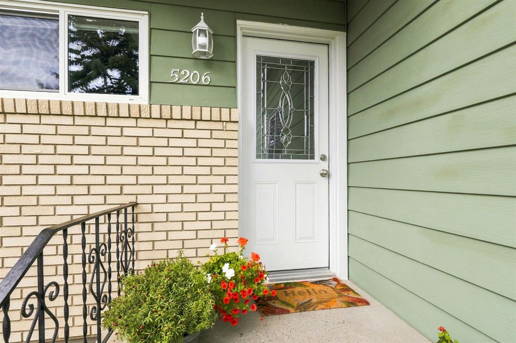 Fourth View of 5206 47 Avenue , NONE, Olds, Alberta, T4H 1E9