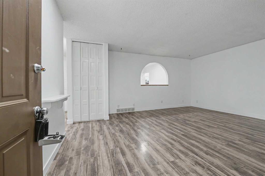 Third View of 1152 Ranchlands Boulevard NW, Ranchlands, Calgary, Alberta, T3G 1G5