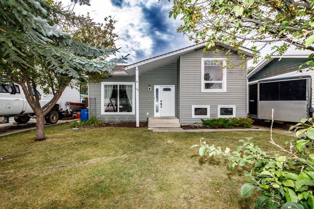 152 Dundee Crescent , A2342678, Alberta,