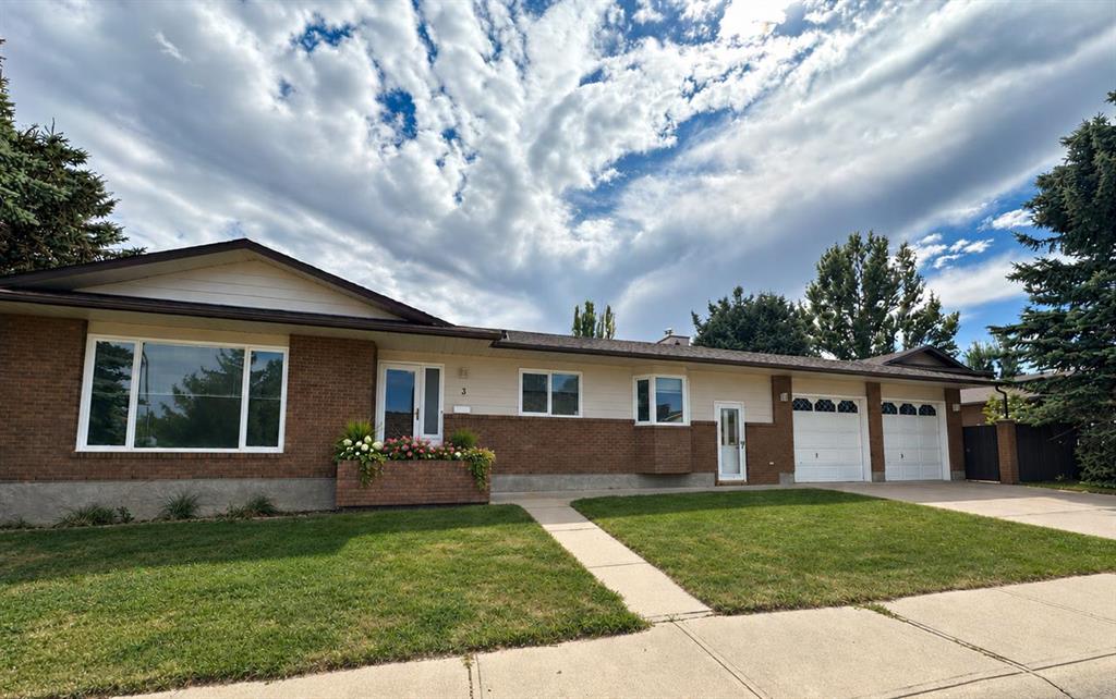 3 Kings Crescent S, A2342713, Alberta,