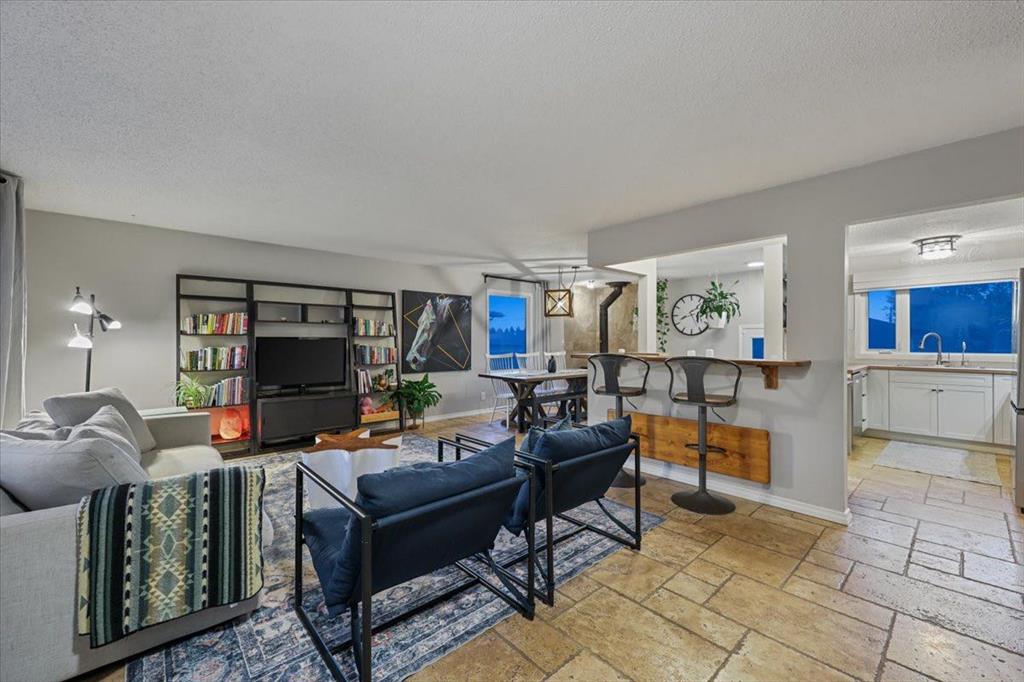 Fifth View of 363 Queensland Drive SE, Queensland, Calgary, Alberta, T2J4G3