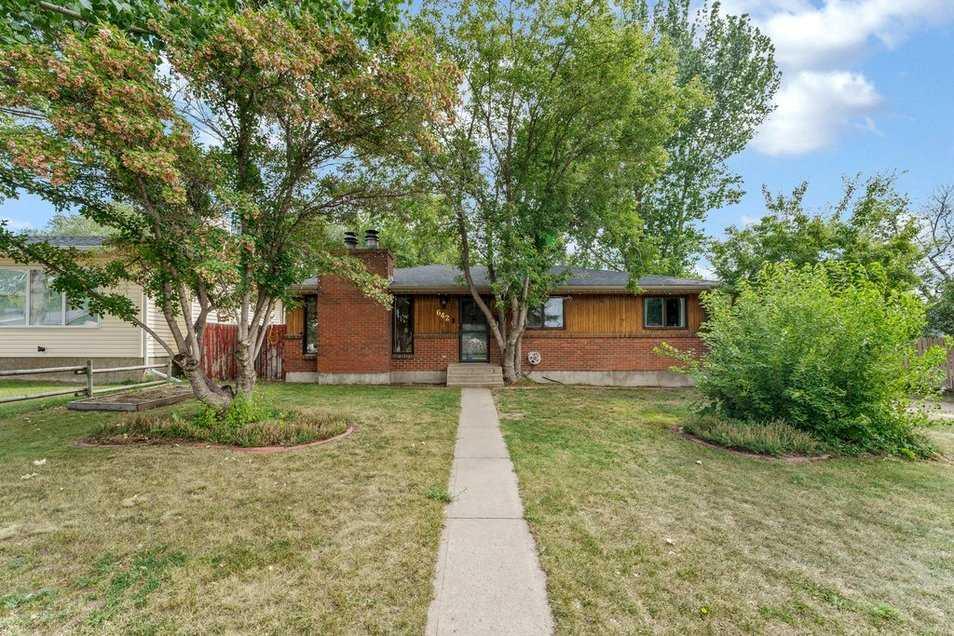 642 Lakewood Road E, A2342762, Alberta,