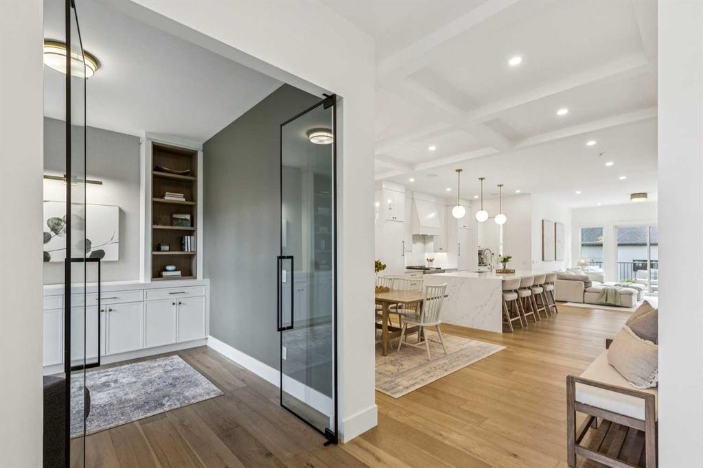 Fourth View of 1635 Bowness Road NW, Hillhurst, Calgary, Alberta, T2N 3K1