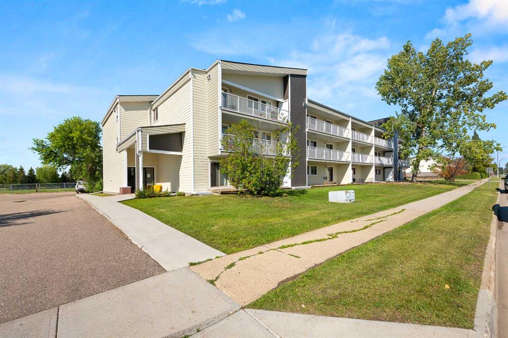 Second View of 308, 3002 56 Avenue , Steele Heights, Lloydminster, Alberta, T9V 1Z7