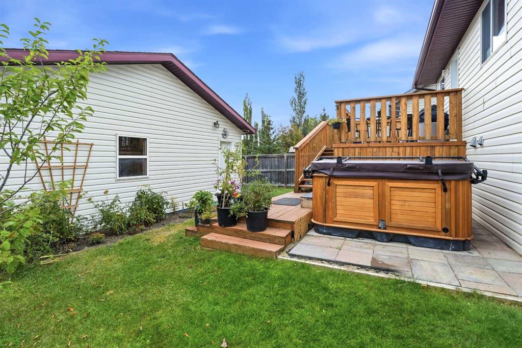 Fifth View of 30 Kirkland Close , Kentwood West, Red Deer, Alberta, T4P 4A3