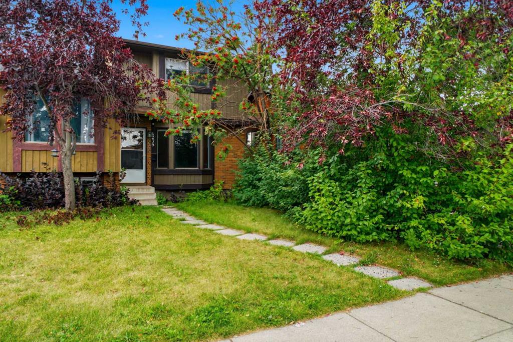 4235 49 Street NE, A2342913, Alberta,