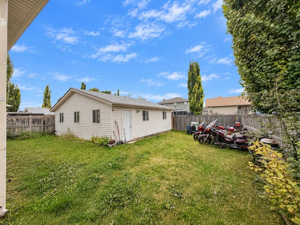 Fourth View of 197 Lancaster Drive , Lancaster Green, Red Deer, Alberta, T4R 2R4