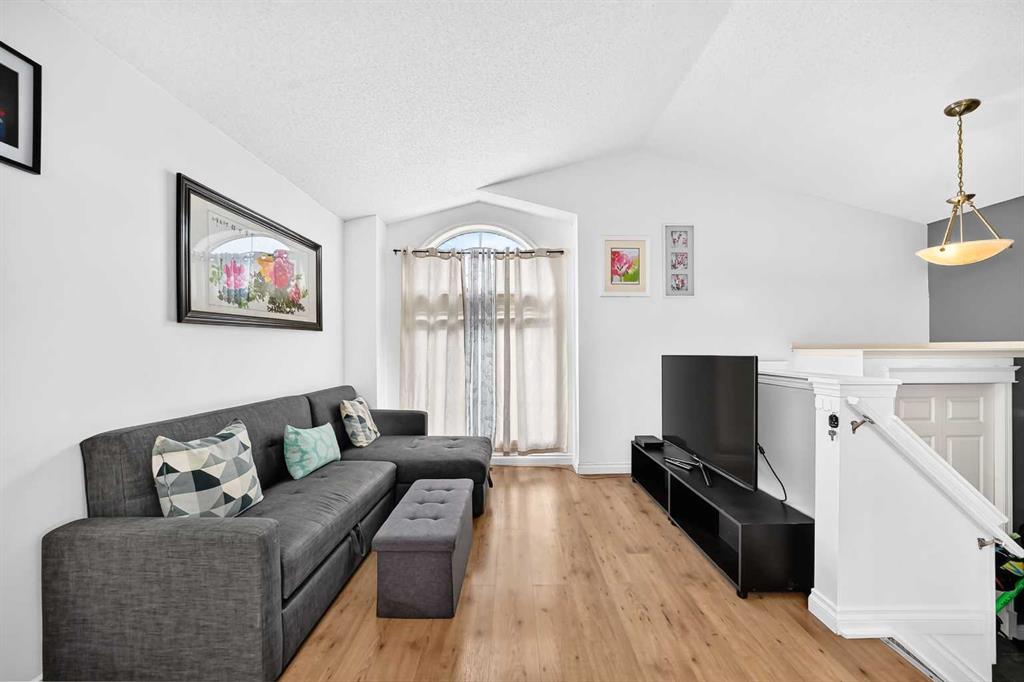 Fifth View of 1062 Bridlemeadows Manor SW, Bridlewood, Calgary, Alberta, T2Y 4L1