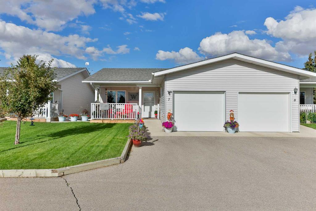 7, 717 Centre Street , A2342948, Alberta,