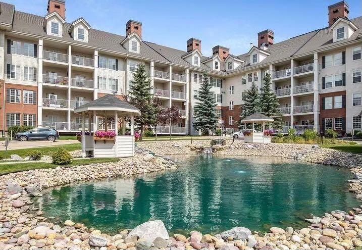 2453, 151 Country Village Road NE, A2342981, Alberta,