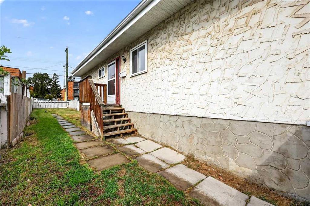 Fourth View of 6325 Tregillus Street NW, Thorncliffe, Calgary, Alberta, T2K 3T4
