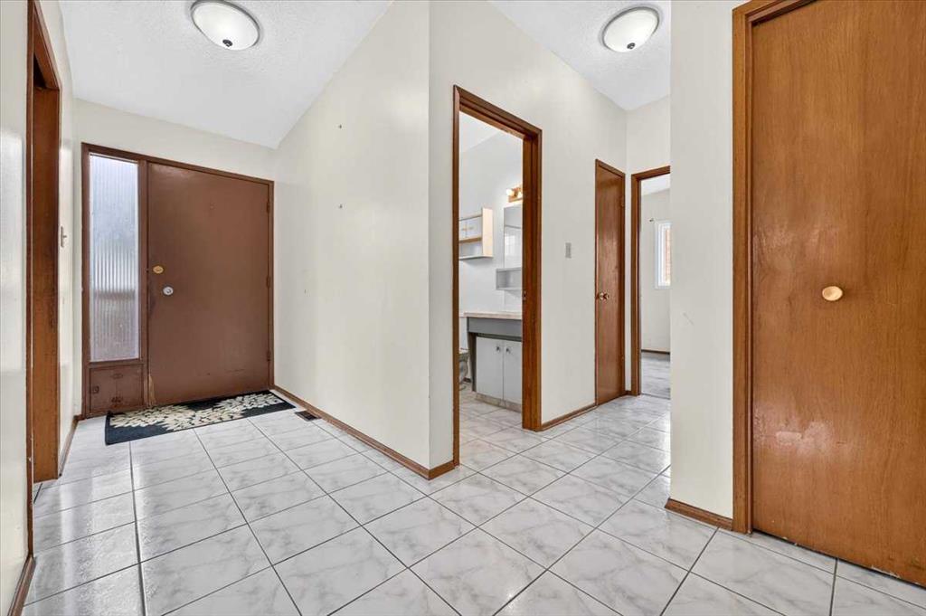 Fifth View of 6325 Tregillus Street NW, Thorncliffe, Calgary, Alberta, T2K 3T4