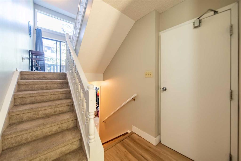 Fifth View of 22 Point Mckay Court NW, Point McKay, Calgary, Alberta, T3B5B7