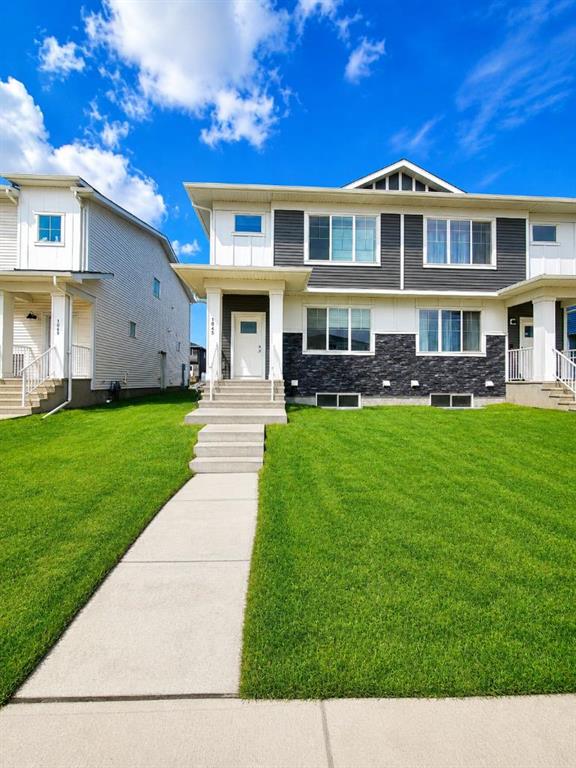 1045 West Lakeview Drive , A2343109, Alberta,