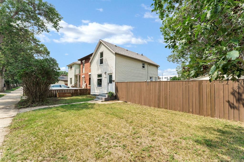 846A 3 Street SE, A2343111, Alberta,
