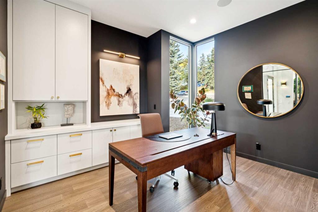 Fifth View of 2407 13 Avenue NW, Hounsfield Heights/Briar Hill, Calgary, Alberta, T2N 1L7