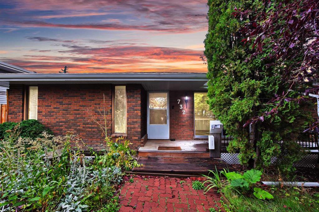 MLS® listing #115561093 for sale located at 732 Sabrina Road SW