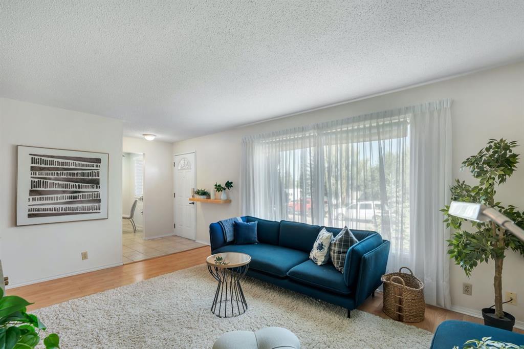 Fifth View of 127 Falshire Way NE, Falconridge, Calgary, Alberta, T3J 2C7