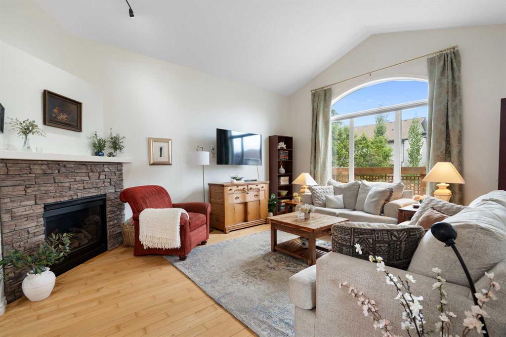 19 Rockmont Court NW, A2343447, Alberta,