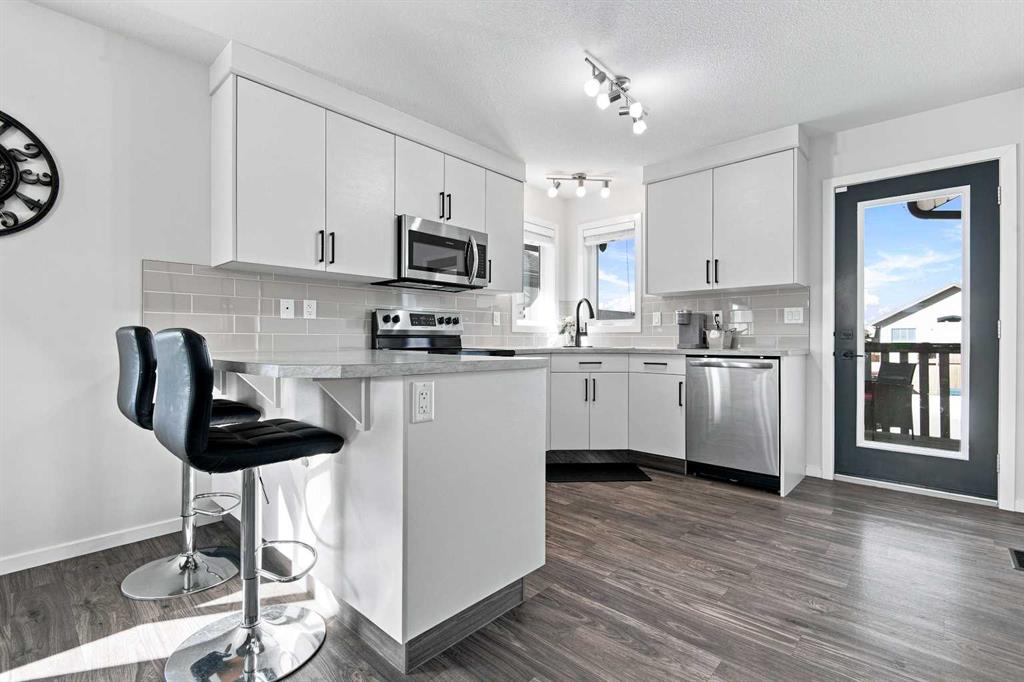 Third View of 212 Thomlison Avenue , Timber Ridge, Red Deer, Alberta, T4P 3E6