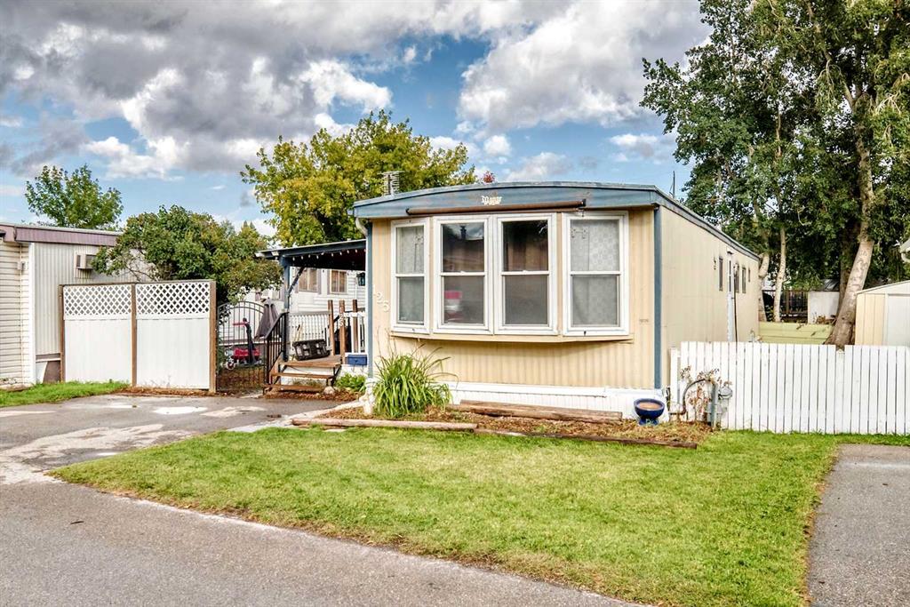Fourth View of 125, 6724 17 Avenue SE, Red Carpet, Calgary, Alberta, T2A 0W5