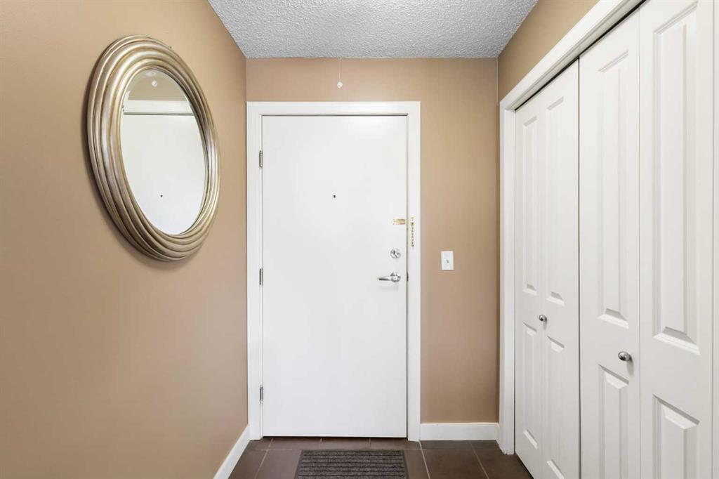 Third View of 207, 108 Country Village Circle NE, Country Hills Village, Calgary, Alberta, T3K 0E3