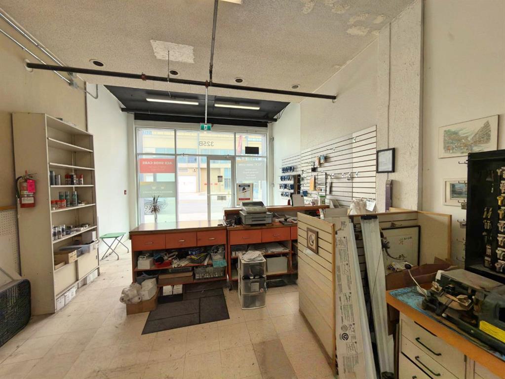 Third View of 325B 17 Avenue SW, Mission, Calgary, Alberta, T2S 0A5