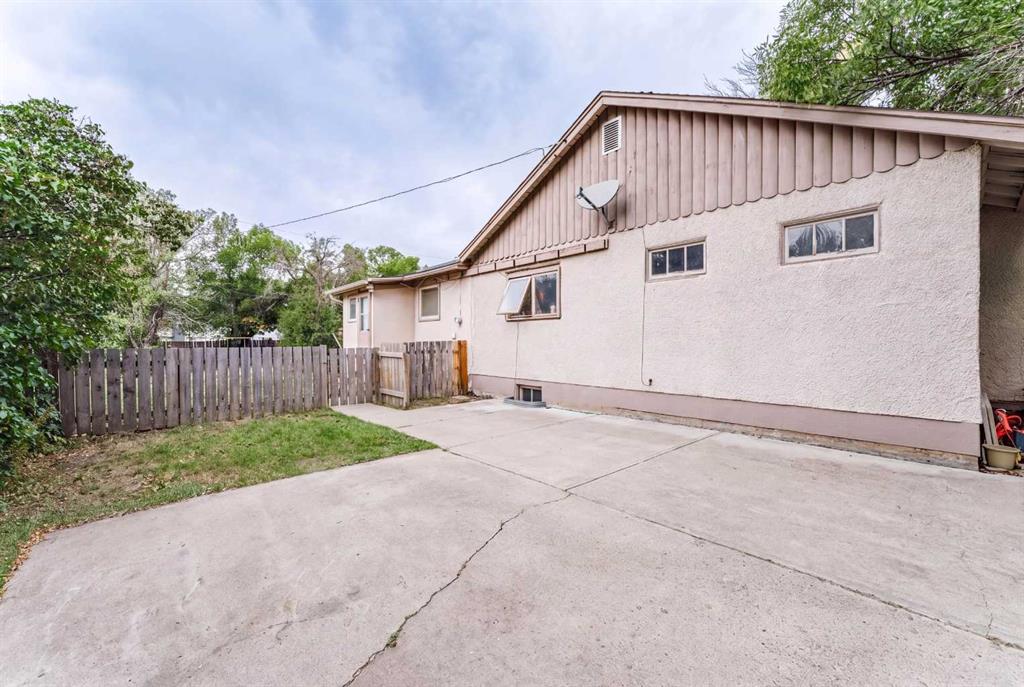 Third View of 5220 53 Street , NONE, Taber, Alberta, T1G 1M4