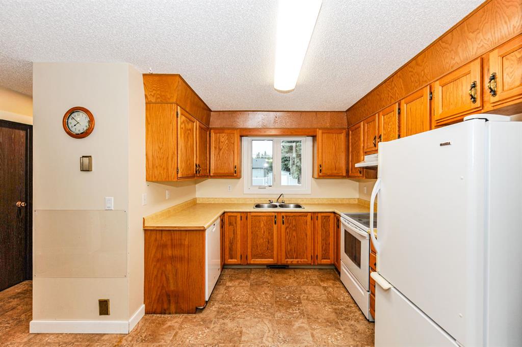 Fourth View of 221 1 Avenue , Rosalind, Rosalind, Alberta, T0B 3Y0