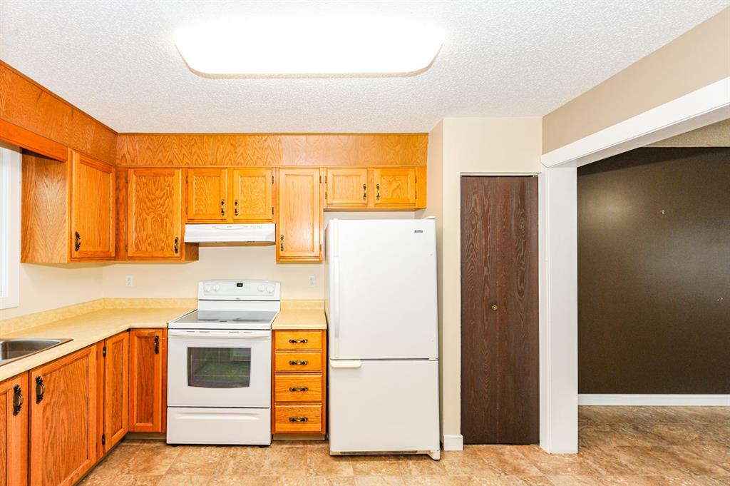 Fifth View of 221 1 Avenue , Rosalind, Rosalind, Alberta, T0B 3Y0