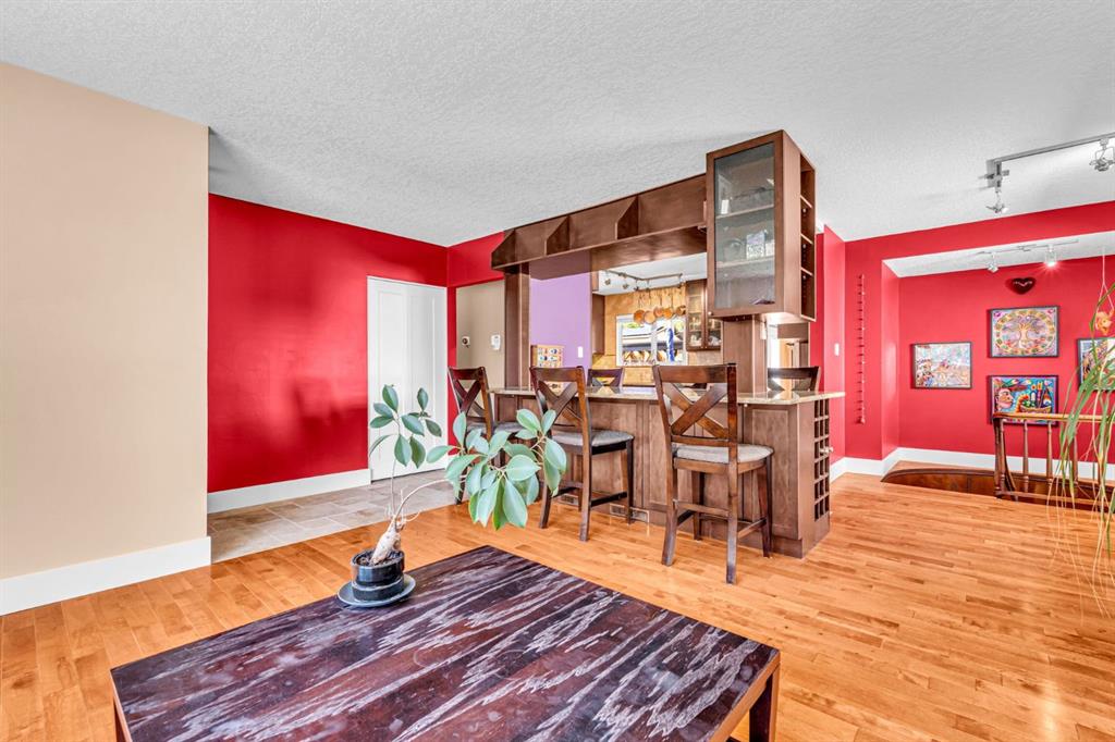 Fifth View of 7207 Fleetwood Drive SE, Fairview, Calgary, Alberta, T2H 0X2